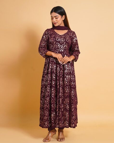 Embellished V-Neck Kurta Set