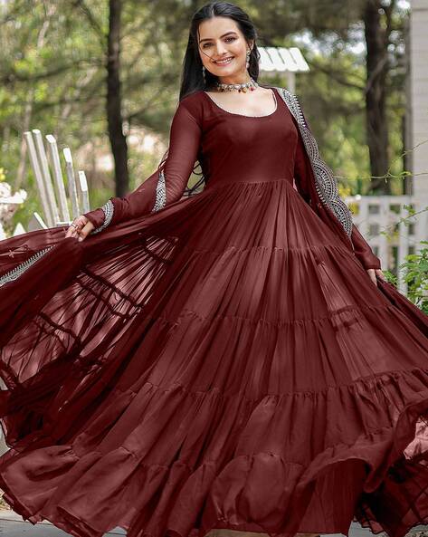 Women Anarkali Kurta Set with Lace Border