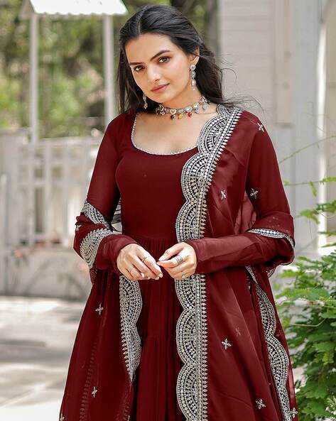 Women Anarkali Kurta Set with Lace Border