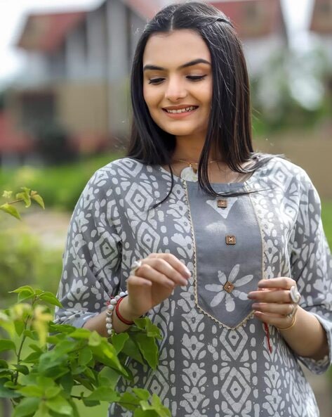 Geometric Print Straight Kurta Set