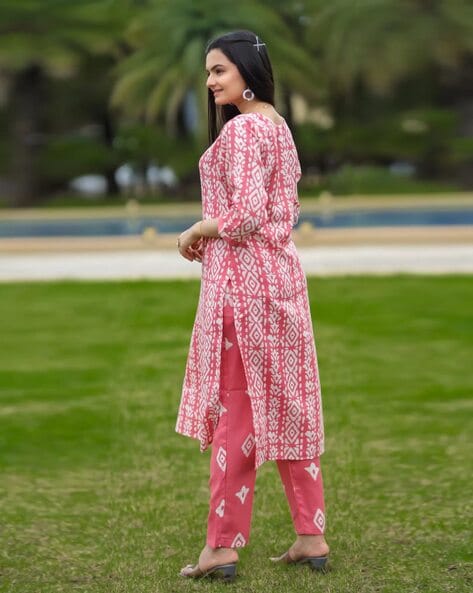 Geometric Print Straight Kurta Set