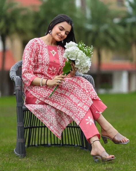 Geometric Print Straight Kurta Set