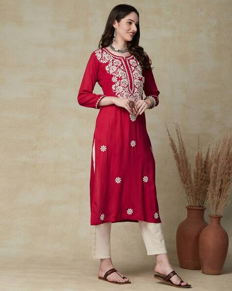 Women Embroidered Straight Kurta