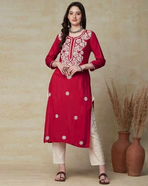 Women Embroidered Straight Kurta